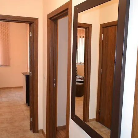 Apartament Lachezar Apartment *